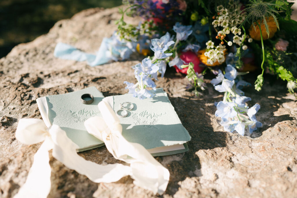 Intimate elopement at Kelly Park Springs in Florida