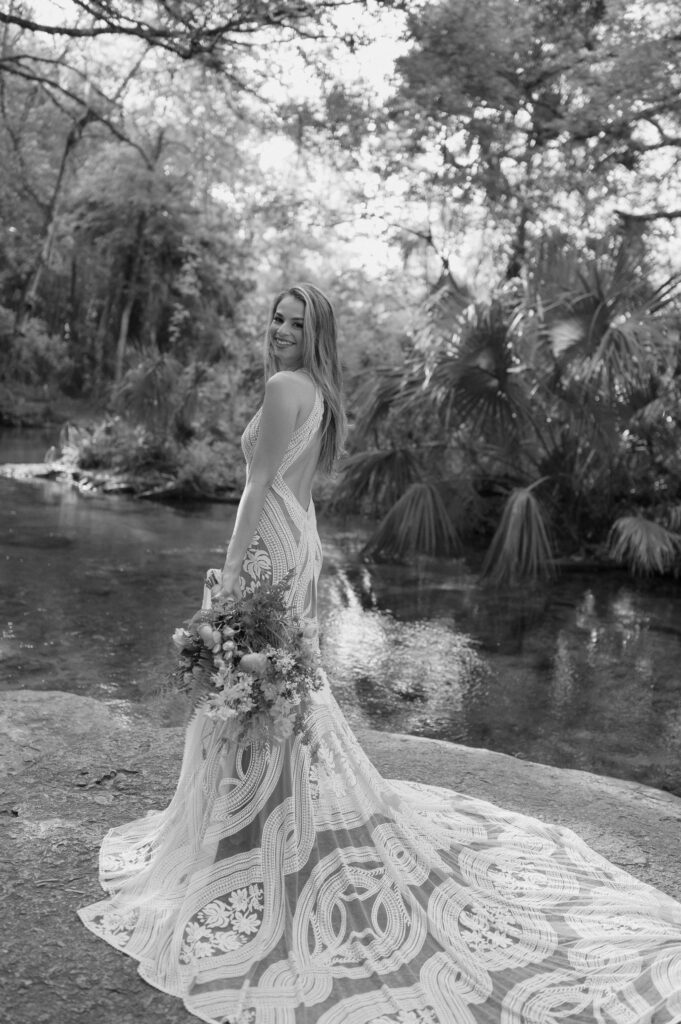 Intimate elopement at Kelly Park Springs in Florida