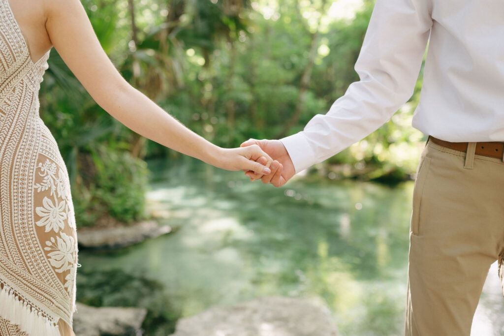 Intimate elopement at Kelly Park Springs in Florida